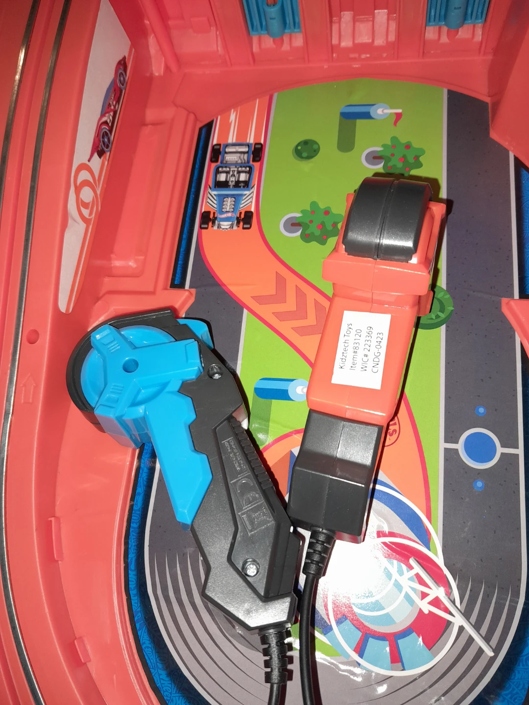 Hot Wheels Slot Car Race Track Set with 2 slot Cars - photo 3