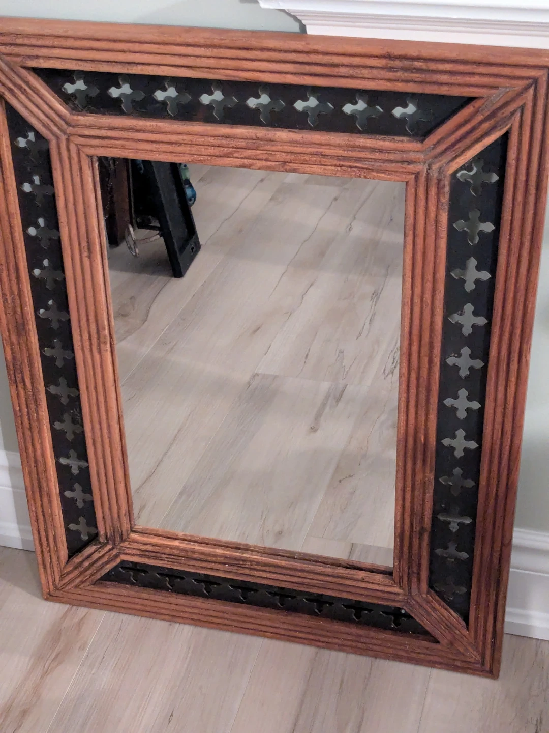 Decorative Wooden Mirror with Black Metal Inlay - photo 2