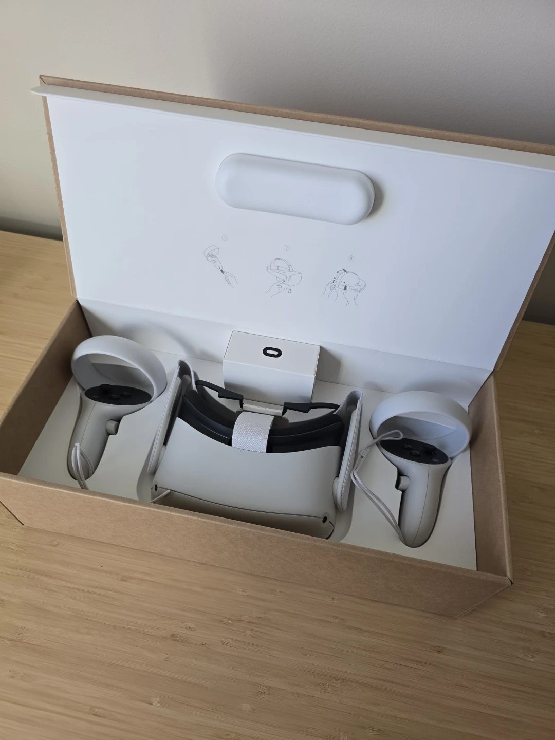 Oculus Quest 2 VR Headset - photo 2