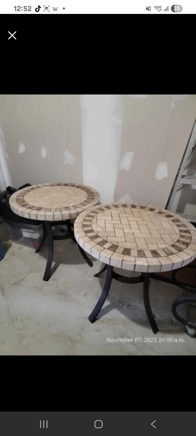 Pair  outdoor/indoor  Tables and 2 wicker chairs - photo 2