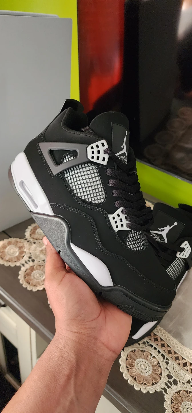 Air Jordan 4 - photo 3