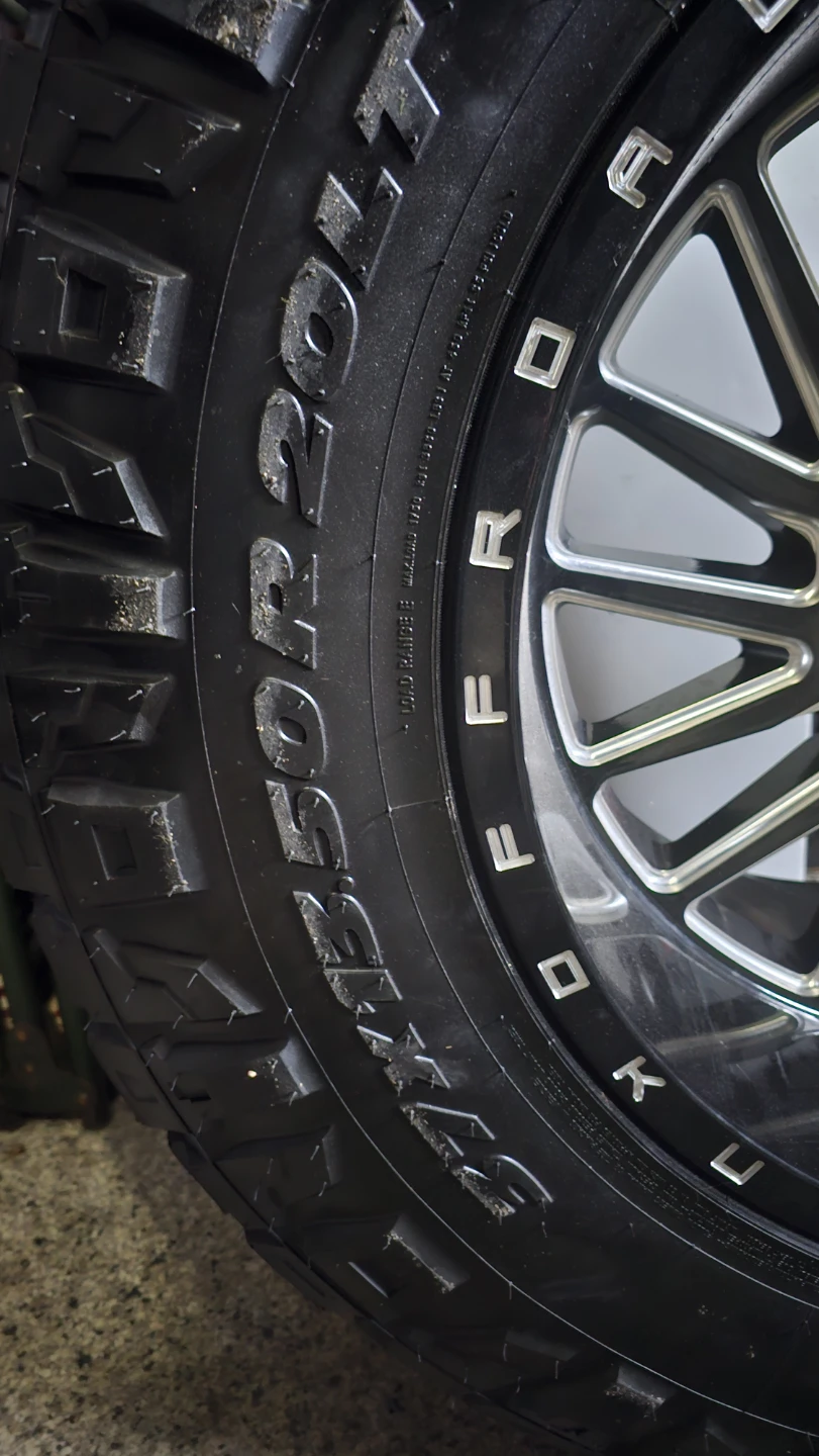 37x13.5r20 Nitto RideGrappler New, 20inch Krank off road rim - photo 2