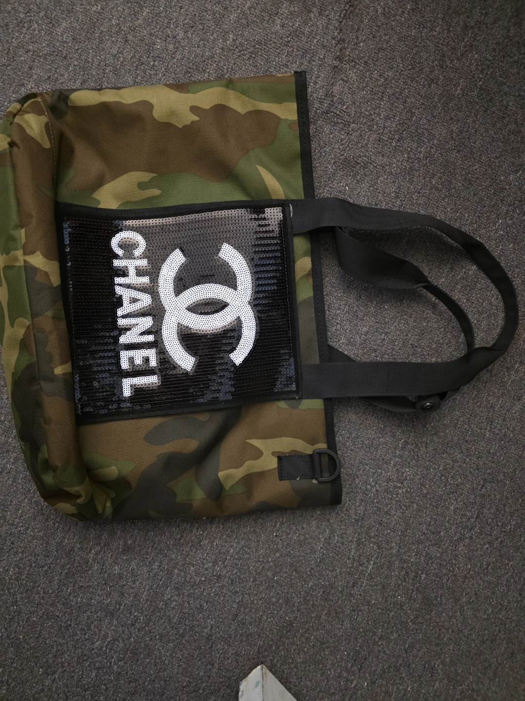 Camo Tote Bag with Embellishments - photo 2