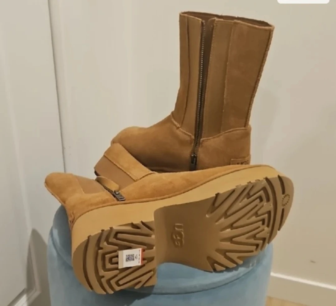 UGG Brown Platform Winter Boots Size 10 - photo 3