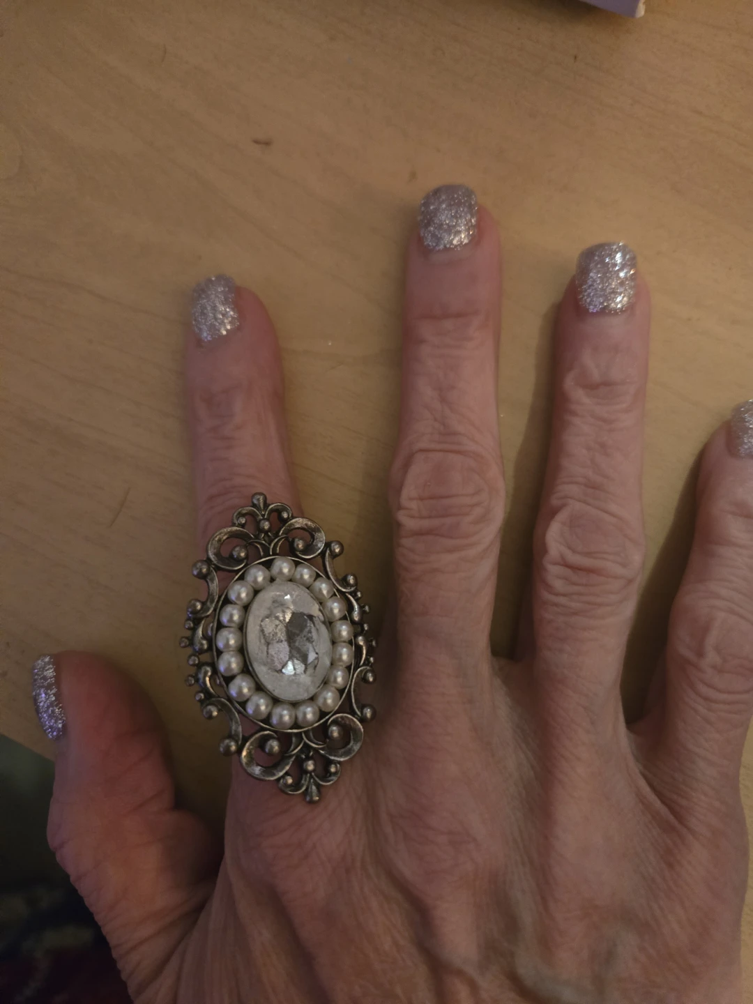 🥕  Ornate Vintage Style Statement Ring with Faux Pearls