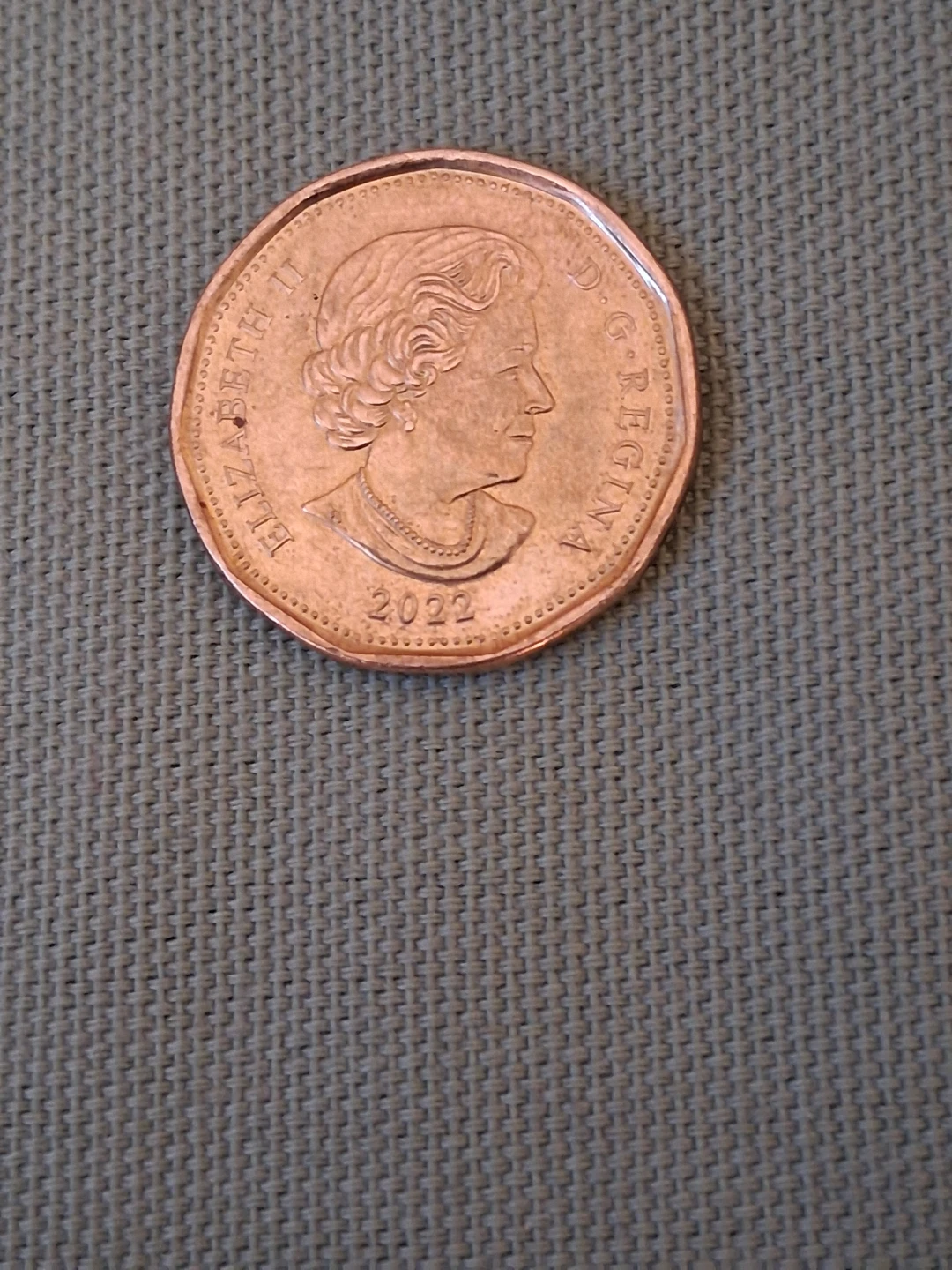 2022 Canadian $1 Alexander Graham Bell commemorative loonie coin - photo 2