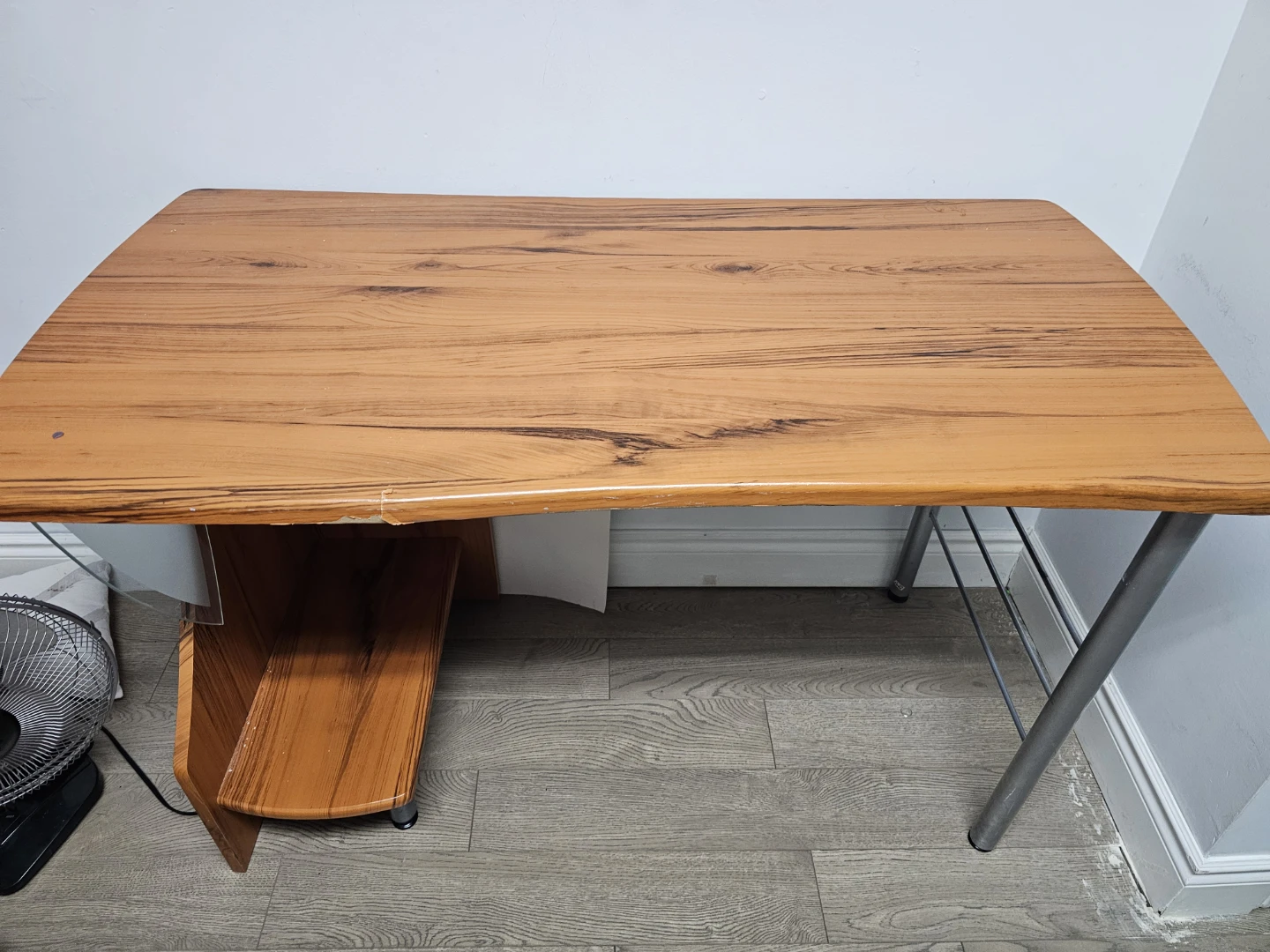 Woodgrain Desk with Metal Legs - photo 4
