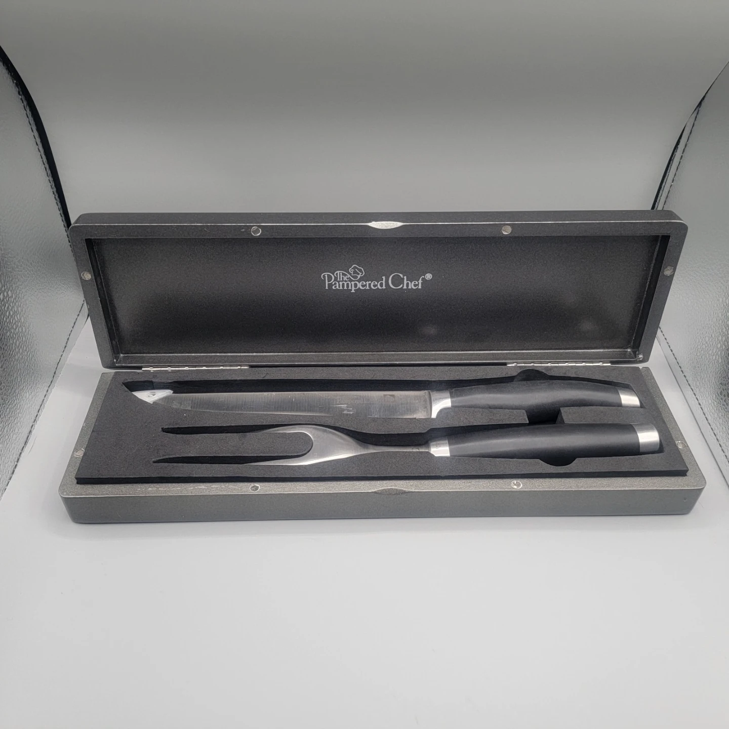 Pampered Chef Carving Set with Case
