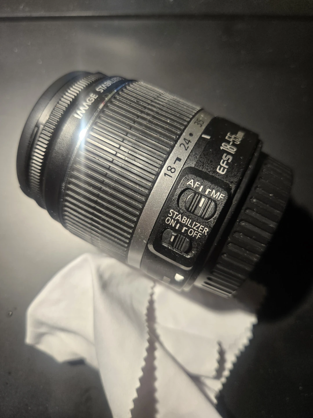 Canon EF-S 18-55mm f/3.5-5.6 lens IS model - photo 2