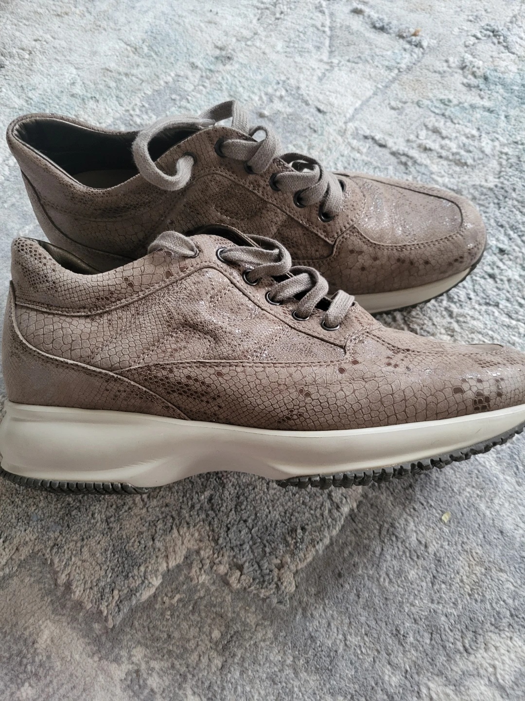 Hogan Interactive Sneakers - Size 39.5