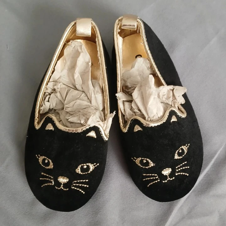 Black Cat Ballet Flats - Size 6