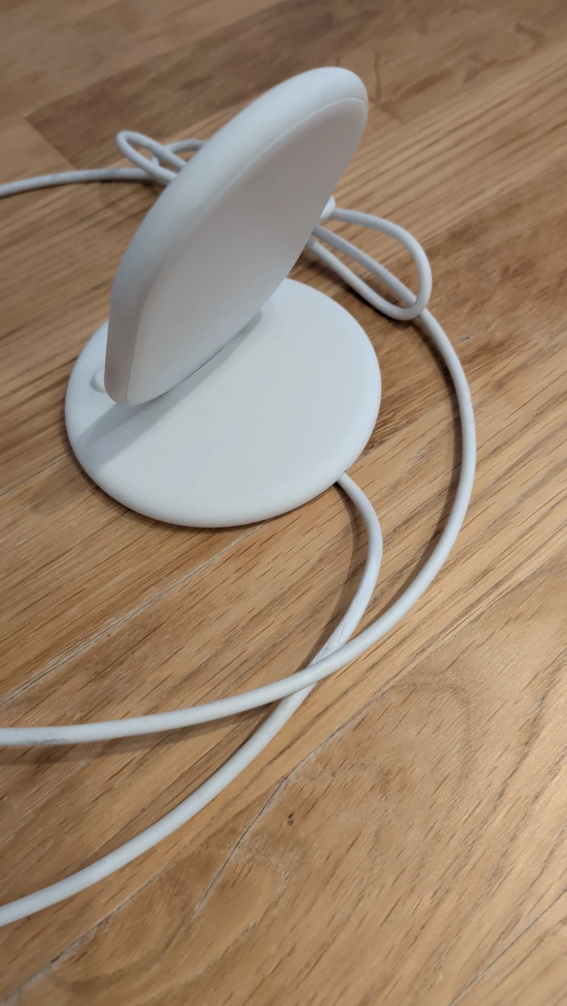 Google Pixel Stand Wireless Charger - photo 3