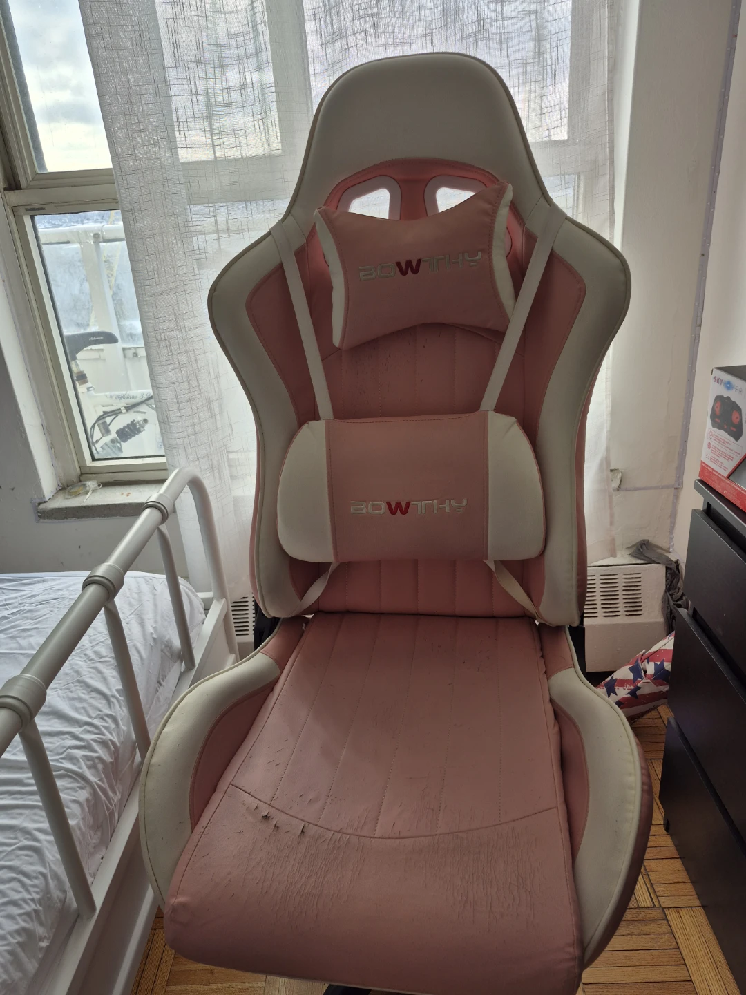 BOWTHY Pink Gaming Chair - photo 2