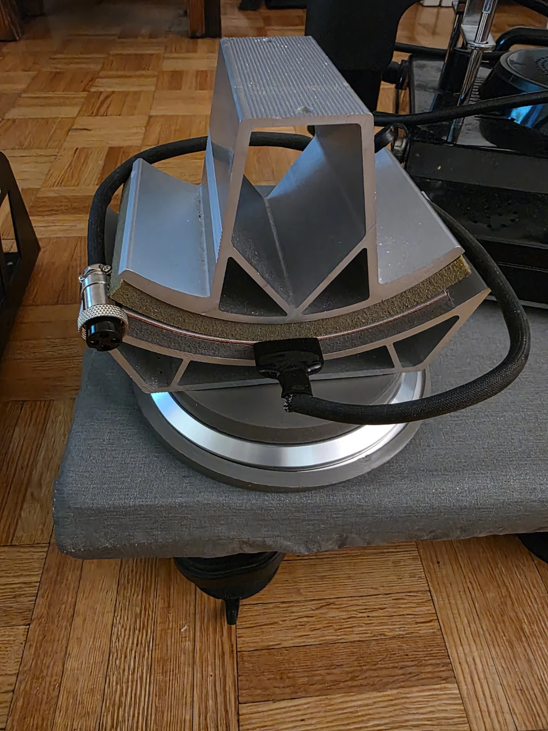 Vevor Heat Press Machine with attachments - photo 3