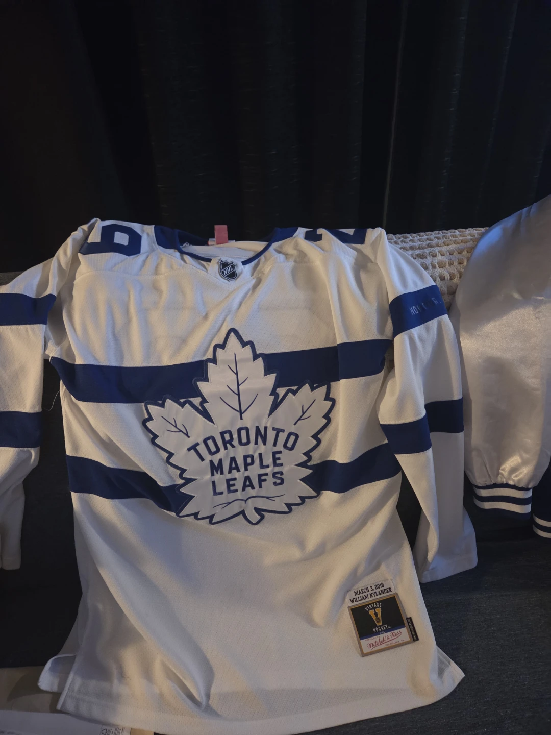 Toronto Maple Leafs Nylander 29 Jersey & Bomber Jacket - photo 3