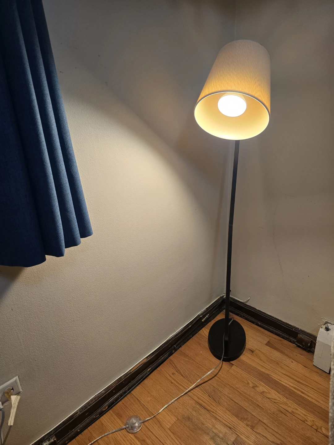 Black Arc Floor Lamp with Cream Shade - photo 2