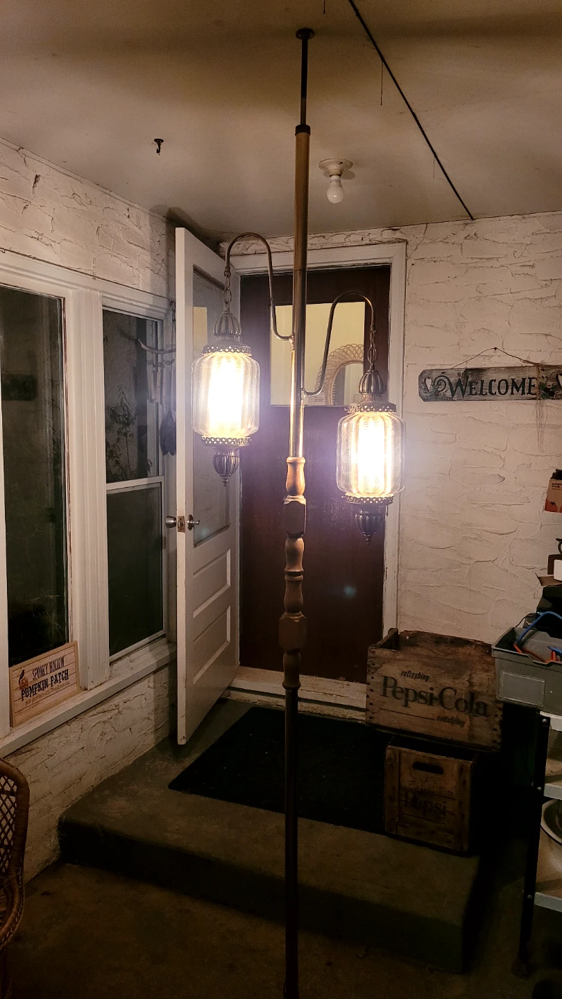 Vintage Tension Pole Swag Lamp - photo 4