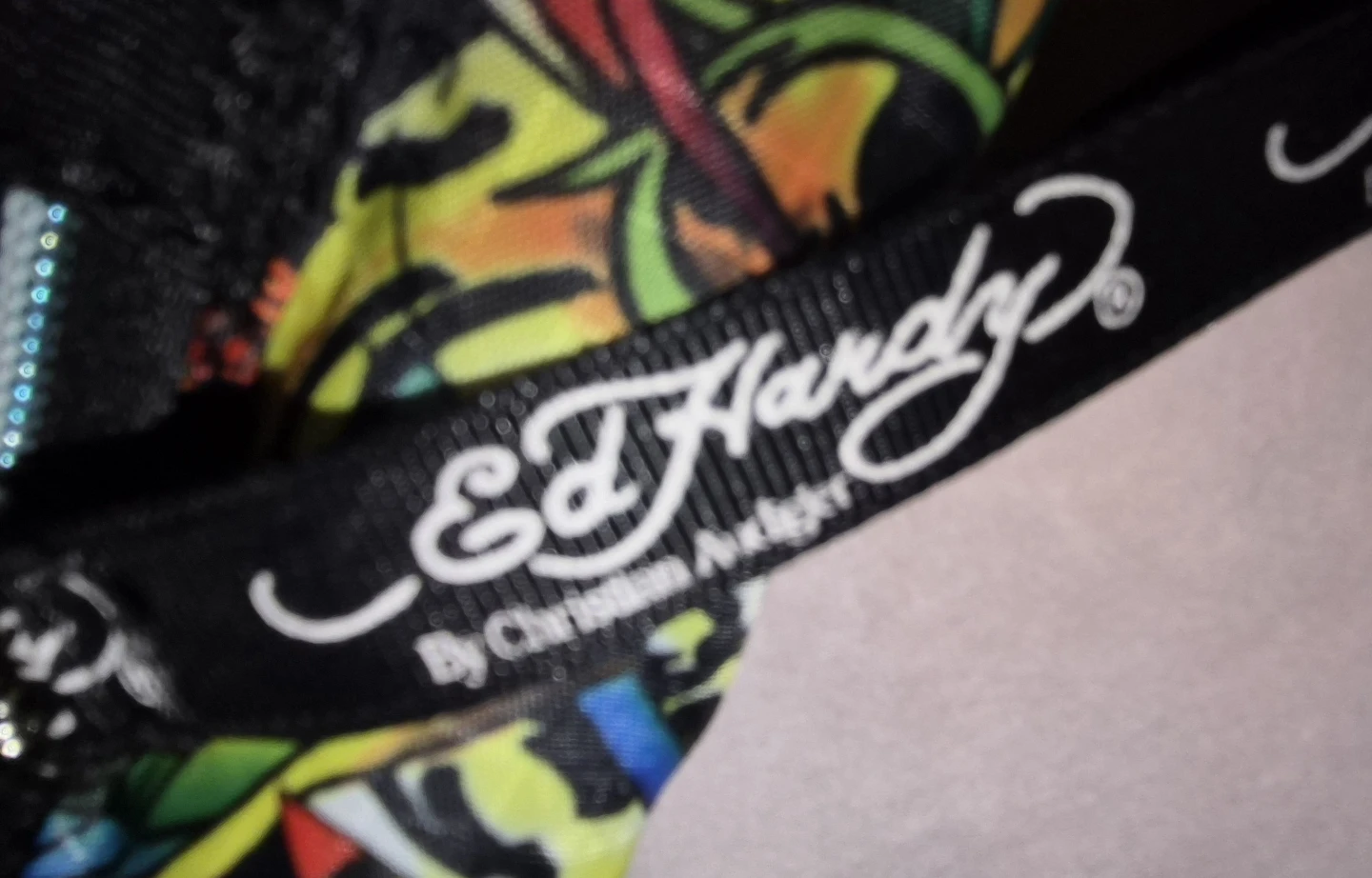 Ed Hardy RARE gothic printed travel bag/ women's purse - photo 3