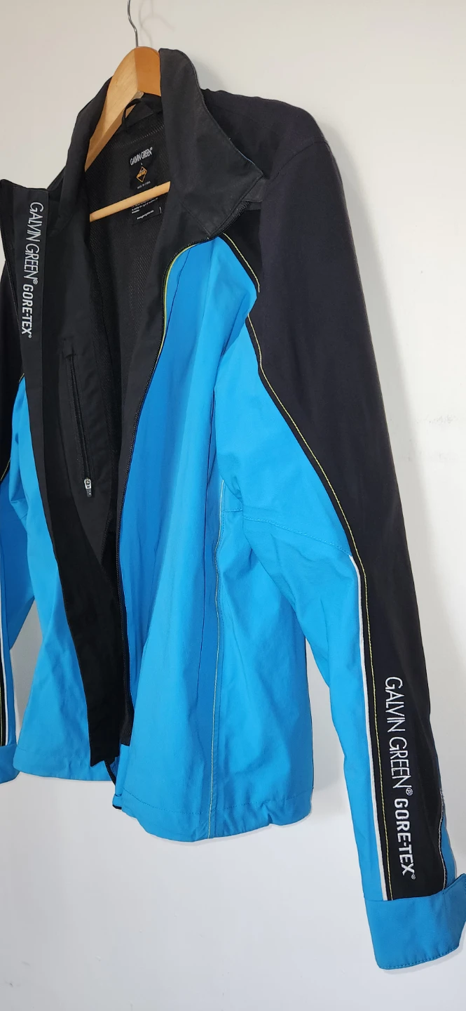 GORE -TEX GALVIN GREEN  new smoke & pet free home. - photo 2