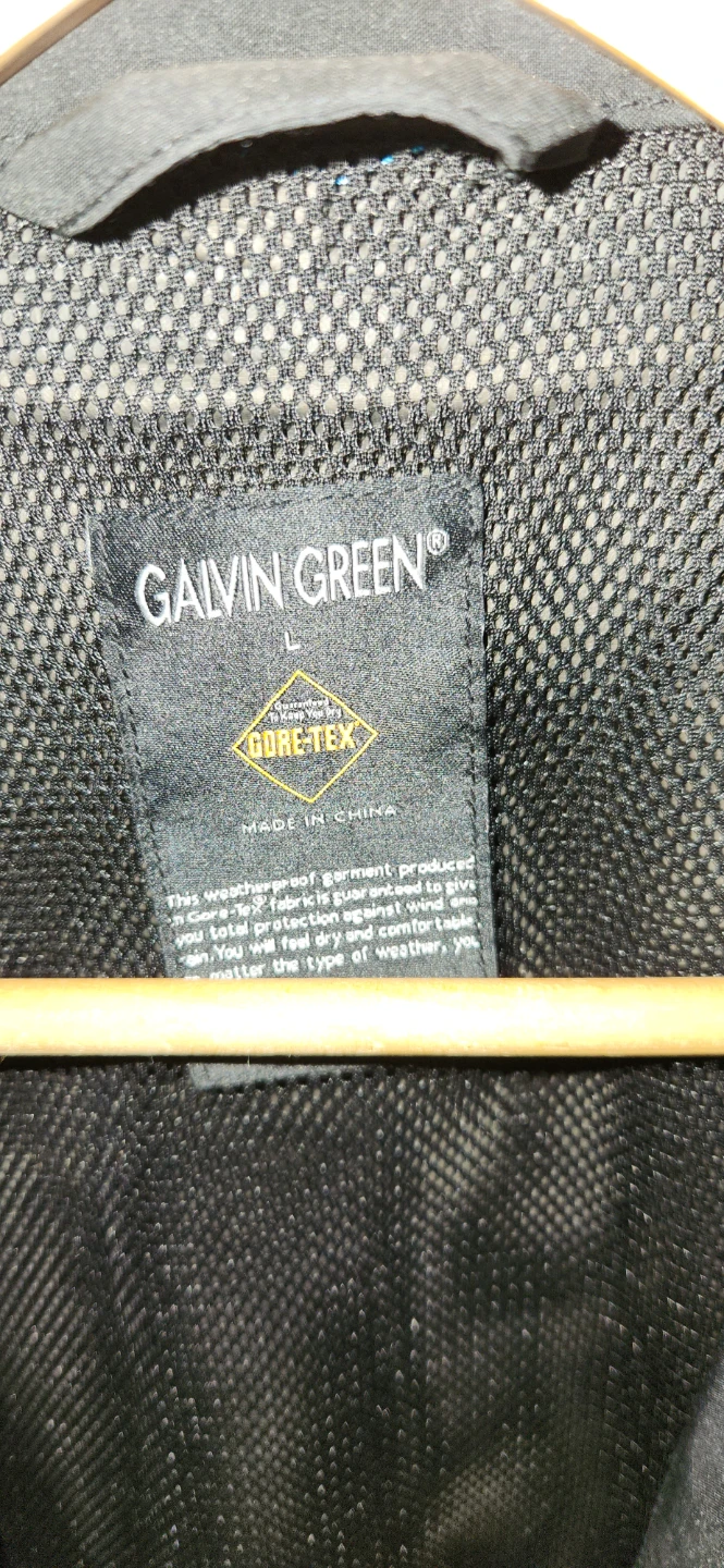 GORE -TEX GALVIN GREEN  new smoke & pet free home. - photo 4