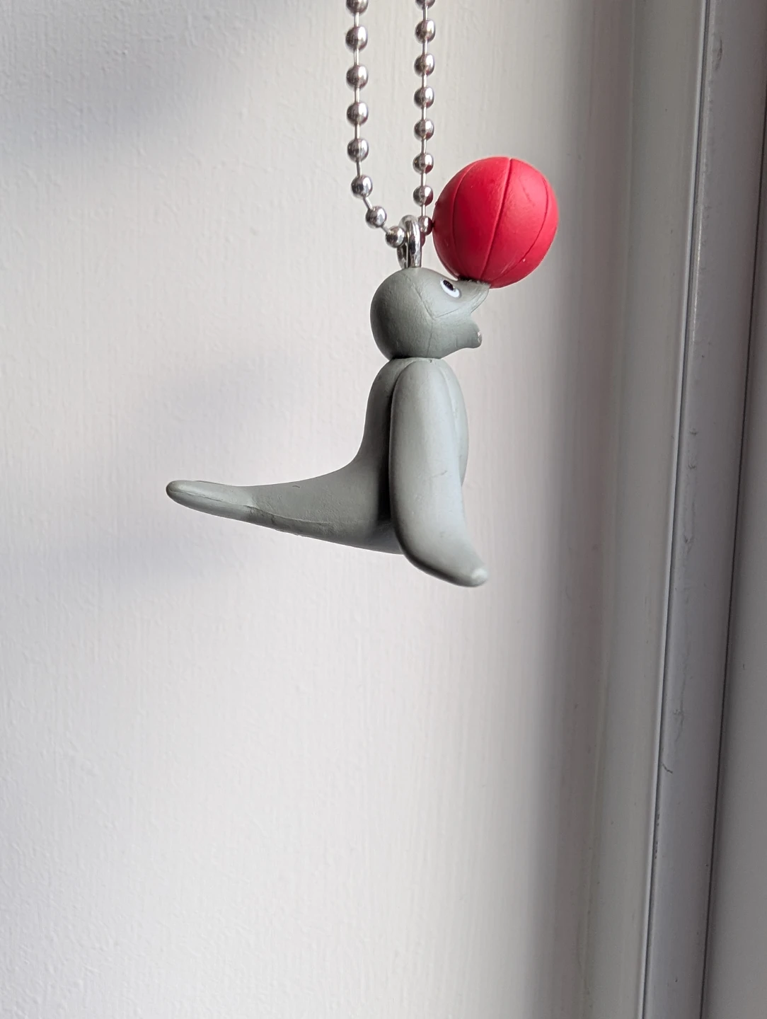 (new) Cute Robby keychain, pingu, Seal with Ball Keychain - photo 3