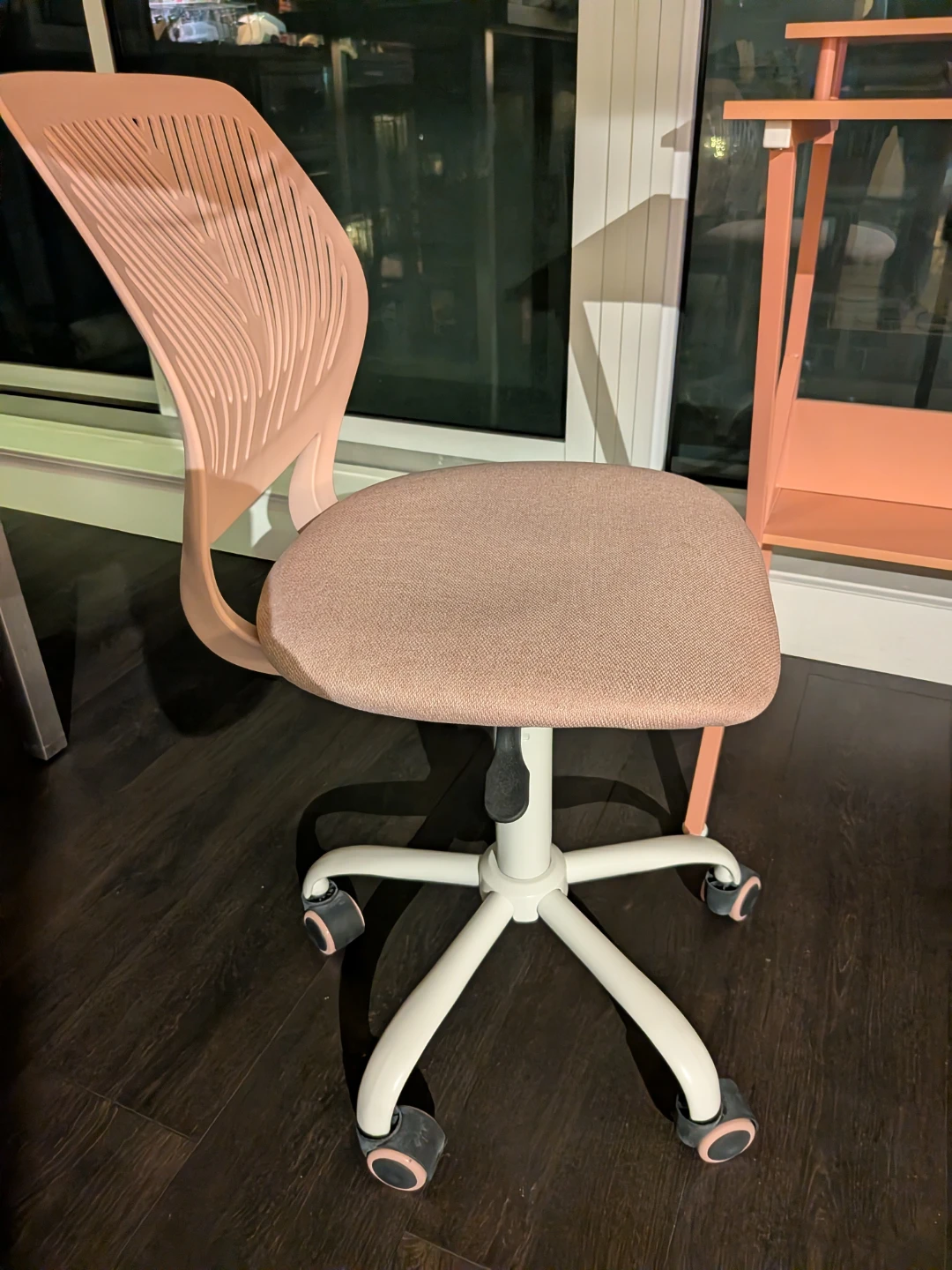 Pink Desk and pink chair set - photo 2