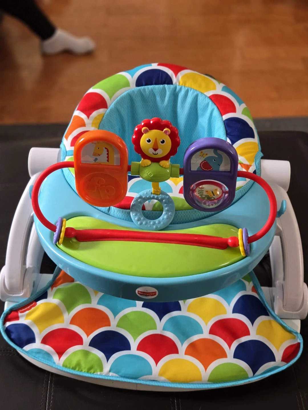 Fisher-Price Sit-Me-Up Seat with Toys