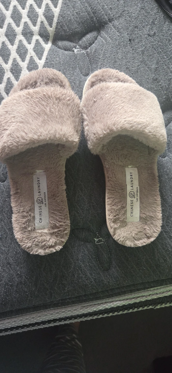 Chinese Laundry Fuzzy Slippers