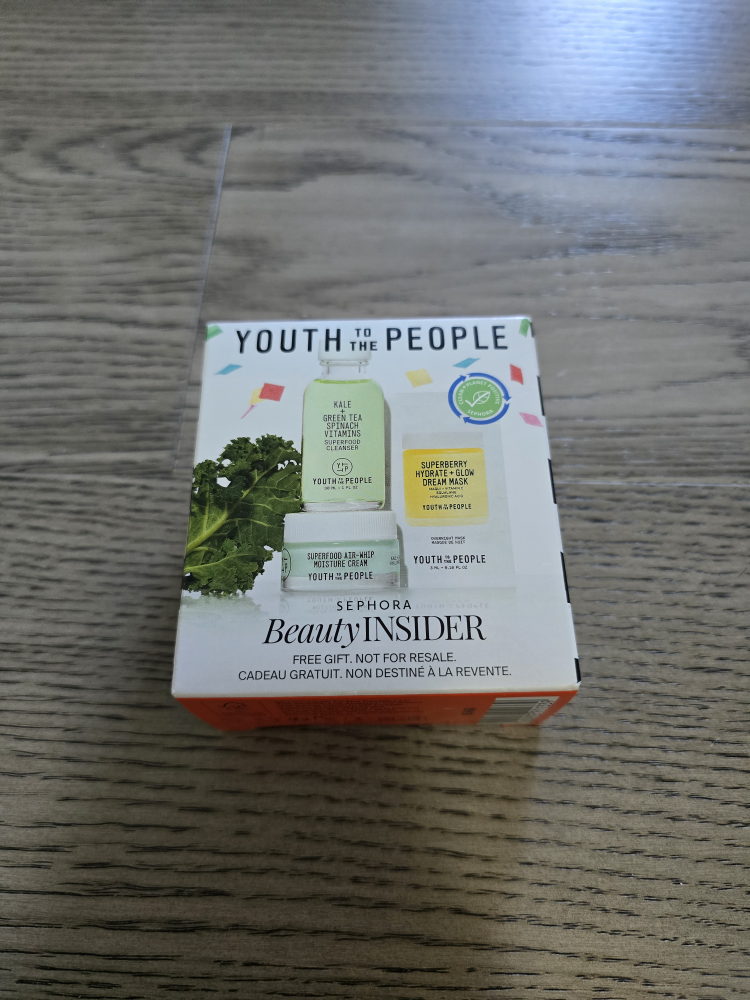 Sephora - Youth to the People Skincare Gift Set 🏆