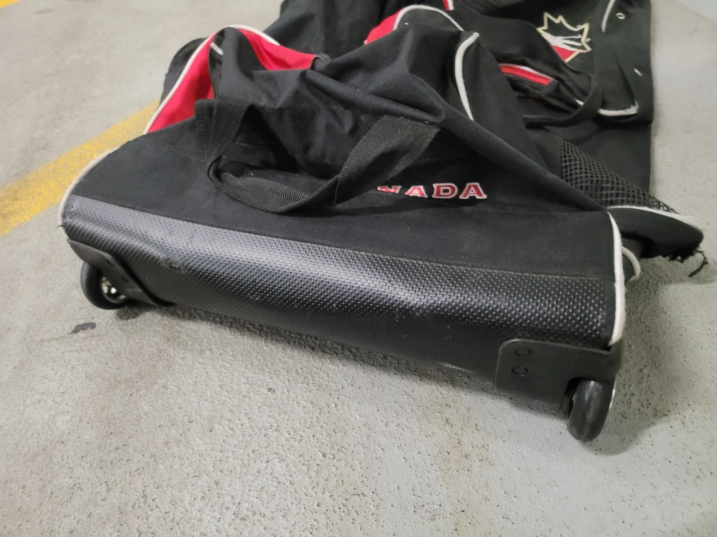 Black and Red Rolling Hocky/Golie Bag - photo 2