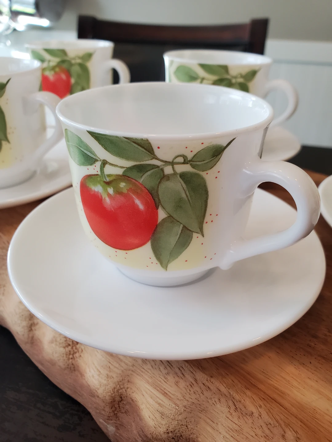 Set of 5 Teacups and Saucers with Tomato Design - photo 4
