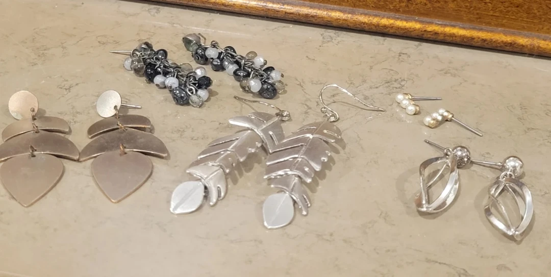 Fashion Earrings lot - photo 4