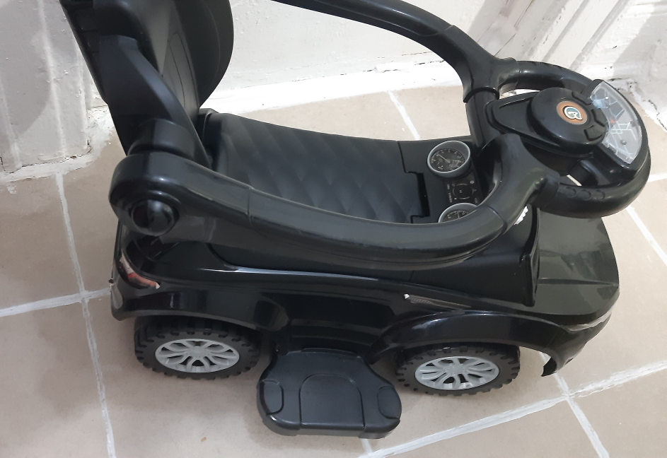Black Kids Ride-On Car with Push Handle - photo 2