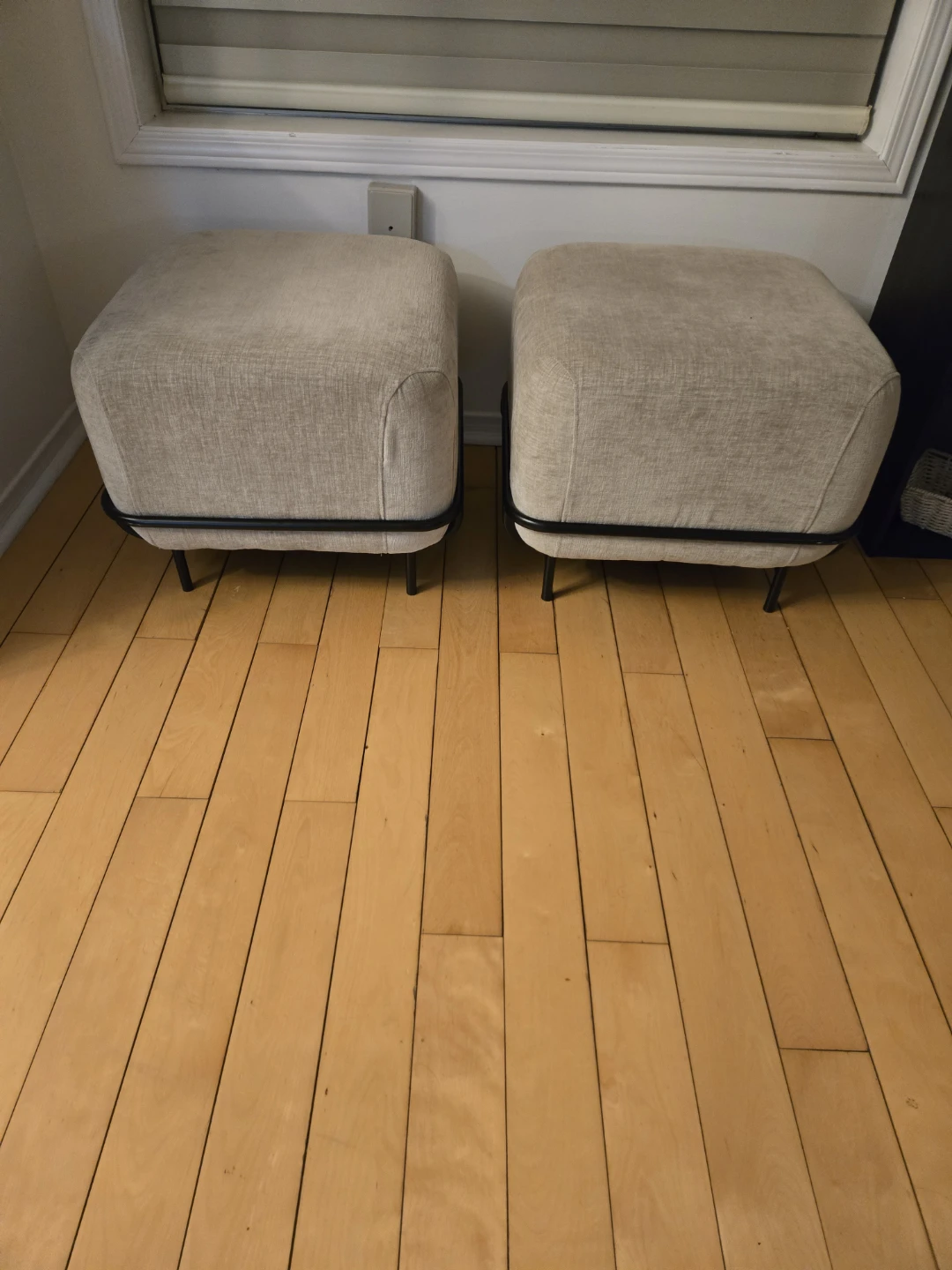 Set of 2 Beige Upholstered Ottomans - photo 2
