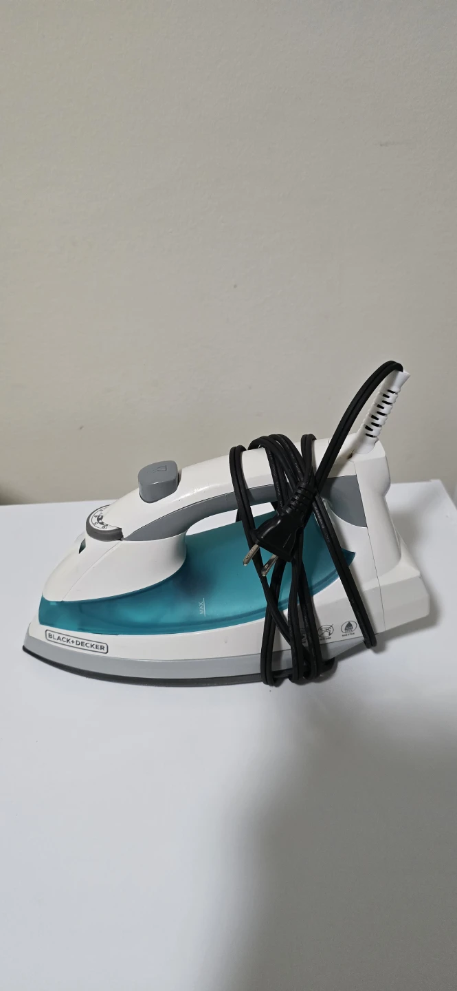 BLACK+DECKER Iron