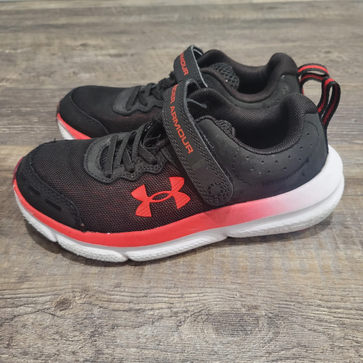 Under Armour Kids Running Shoes Size 13 - photo 2