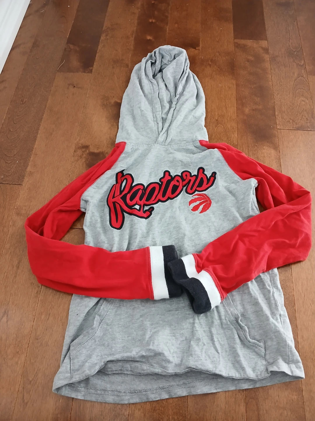 🏆Toronto Raptors Hoodie Youth Size S