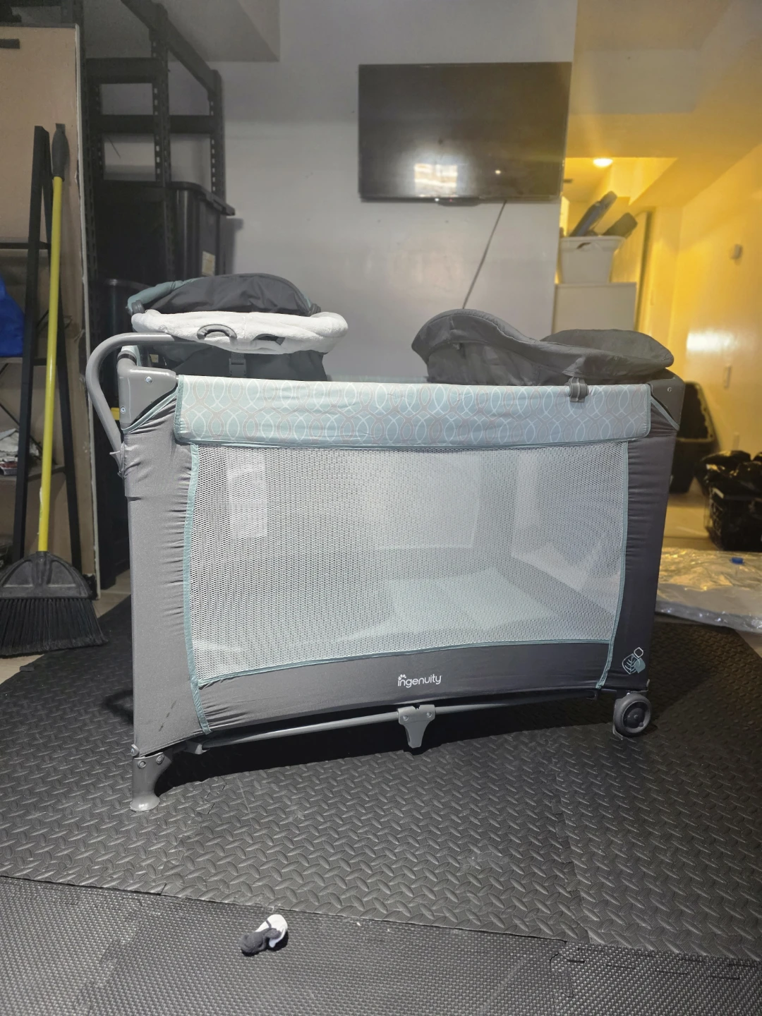 🏆 Ingenuity Playard with Bassinet