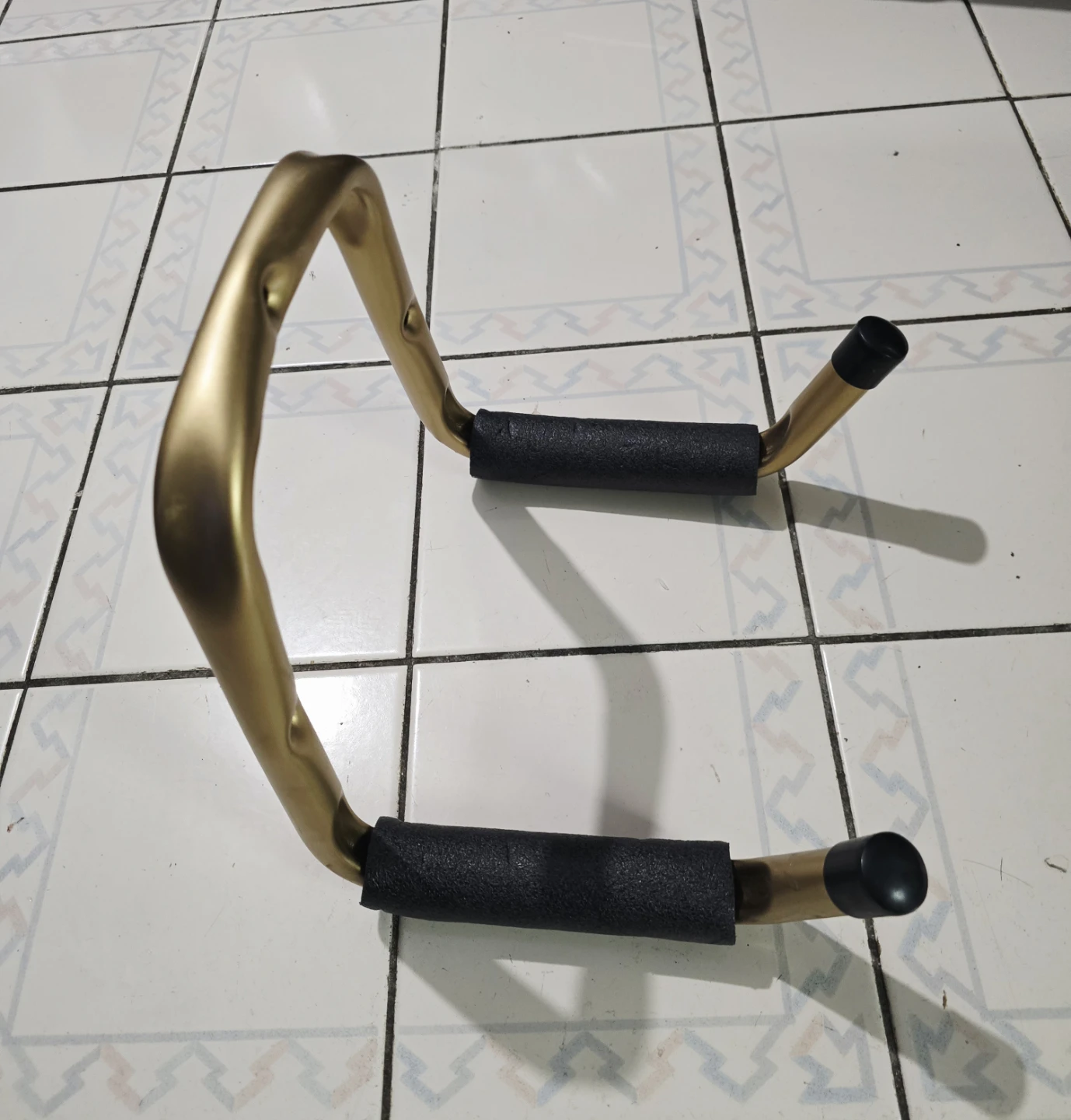 🏆 Double Arm Hook Heavy Duty Steel Wall-Mount Padded Hanger - photo 2
