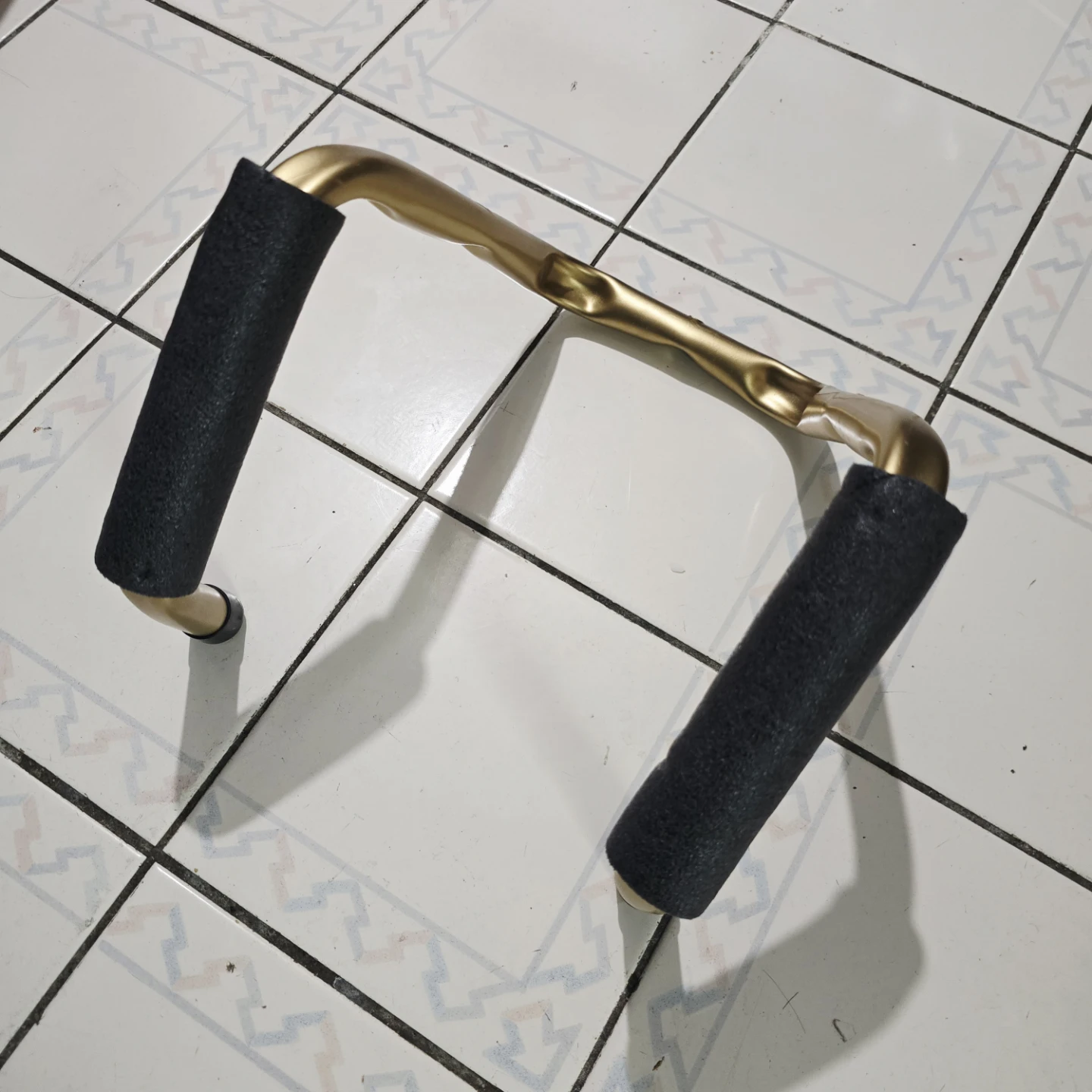 🏆 Double Arm Hook Heavy Duty Steel Wall-Mount Padded Hanger - photo 4