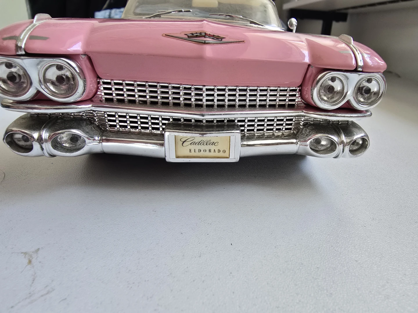 Pink Cadillac Eldorado Convertible Model Car - photo 4