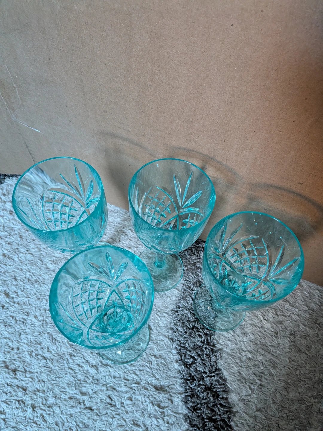 Set of 4 Wine Glasses - photo 4