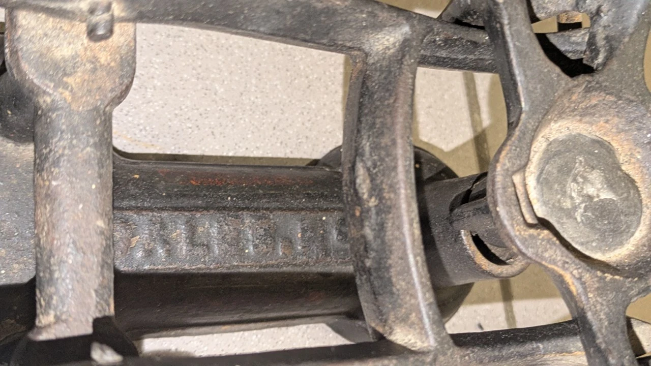 Antique 20th Century Howes No. 2 Cast Iron Balance Scale - photo 4