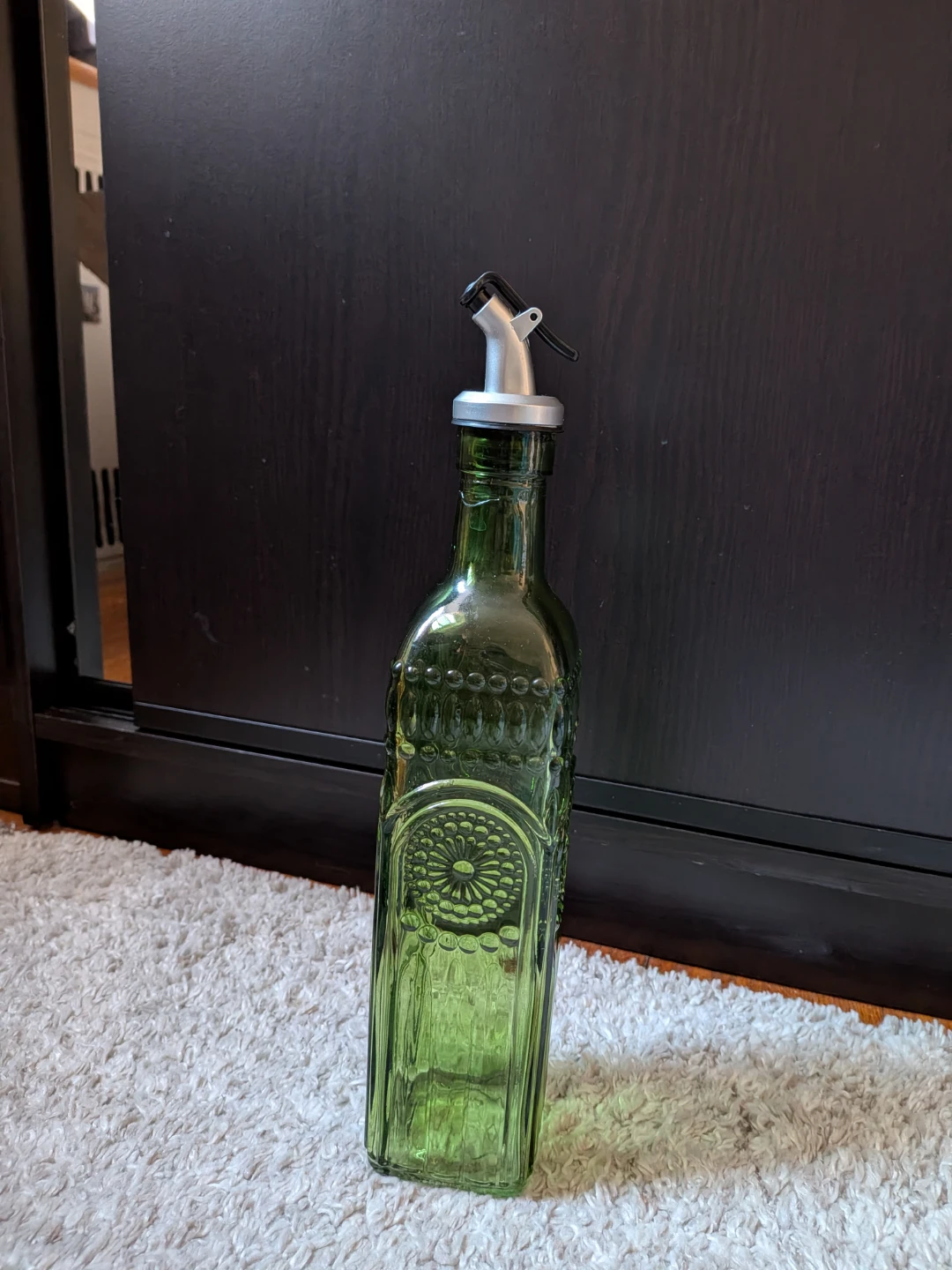 Green Embossed Glass Olive Oil Bottle with Spout