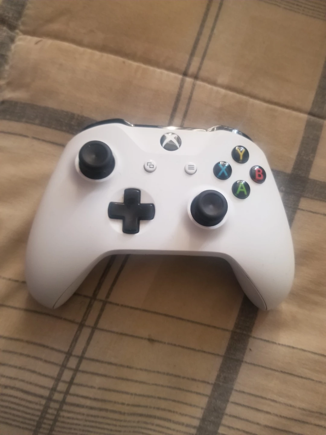 White Xbox Wireless Controller
