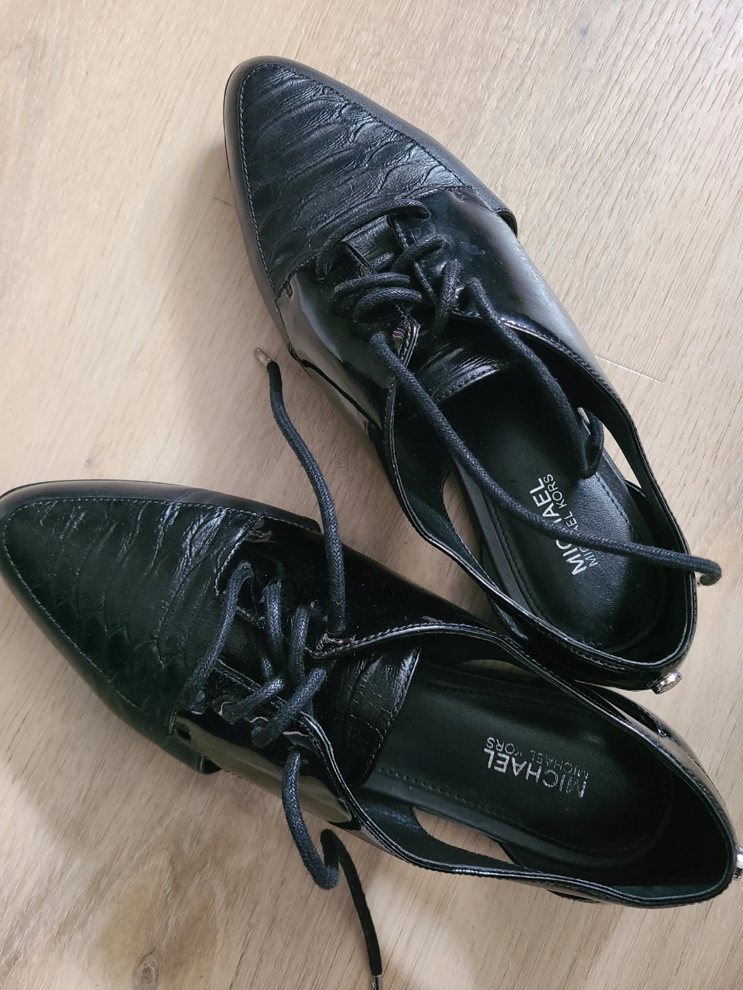 Michael Kors Black Leather Oxford Flats - Size 6