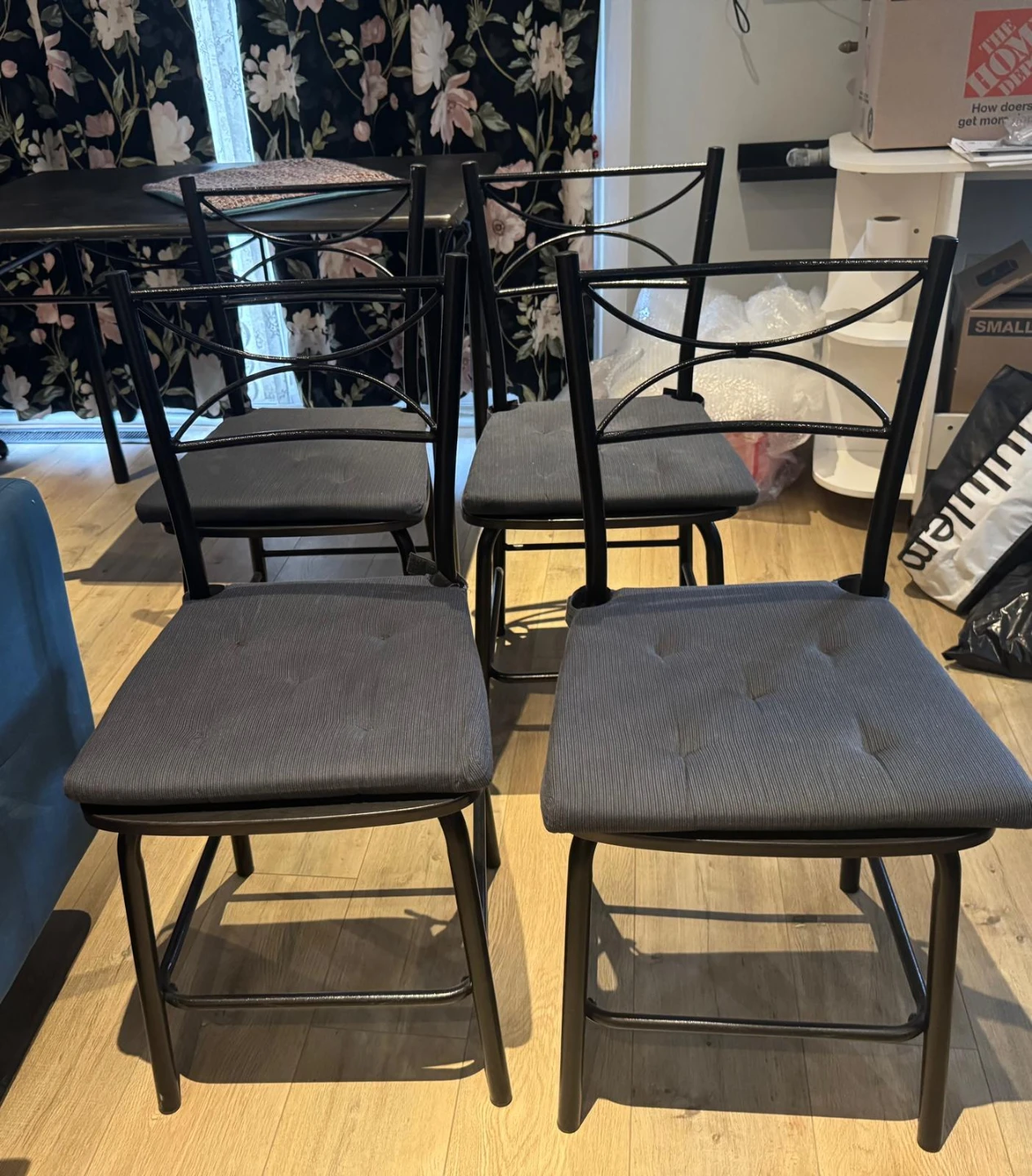 Frigidaire Electric Stove and dining table  with 4 chairs - photo 3