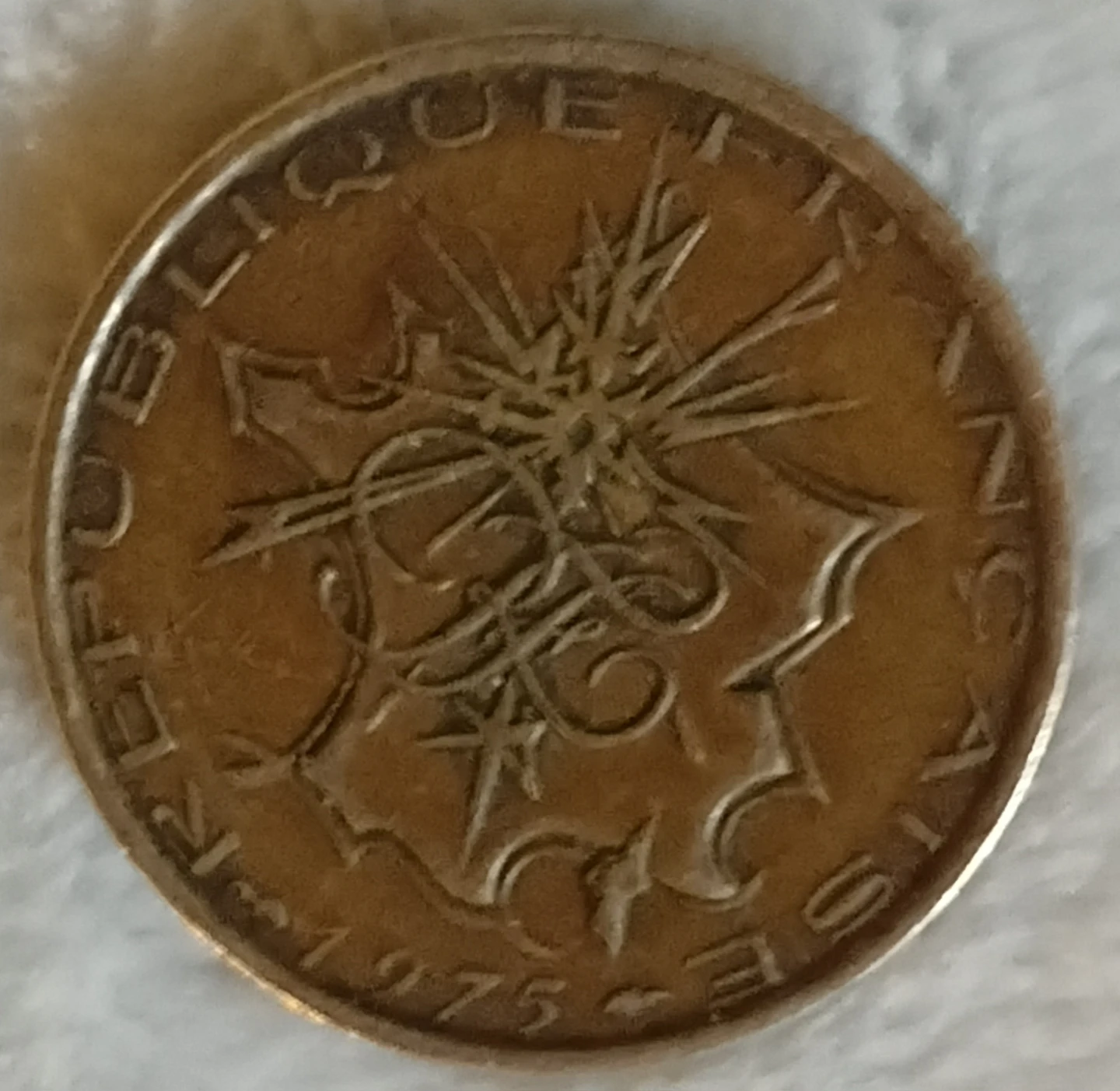 10 Francs Coin 1975 - photo 2
