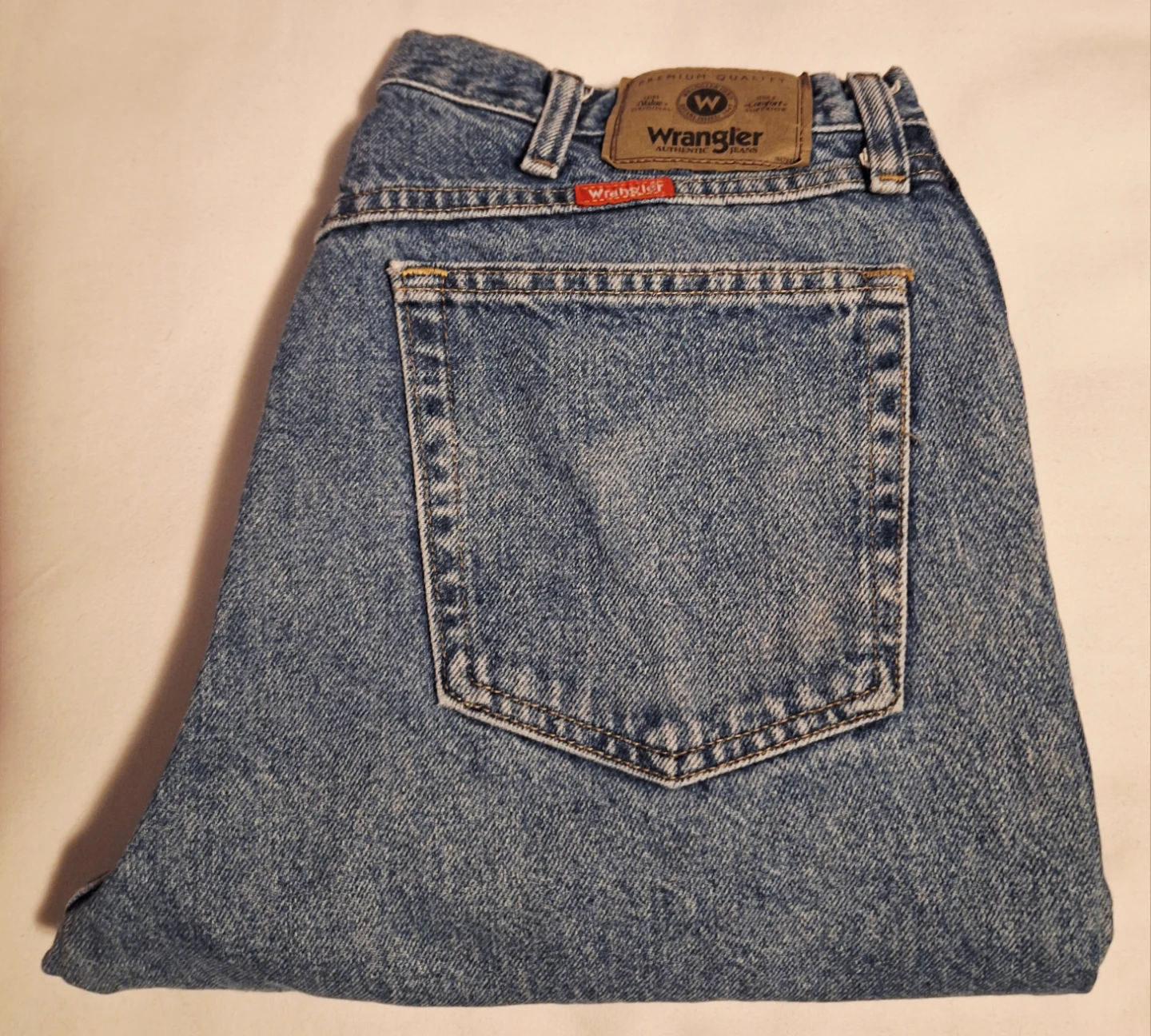 🏆 Wrangler Men's Authentic Jeans - photo 3