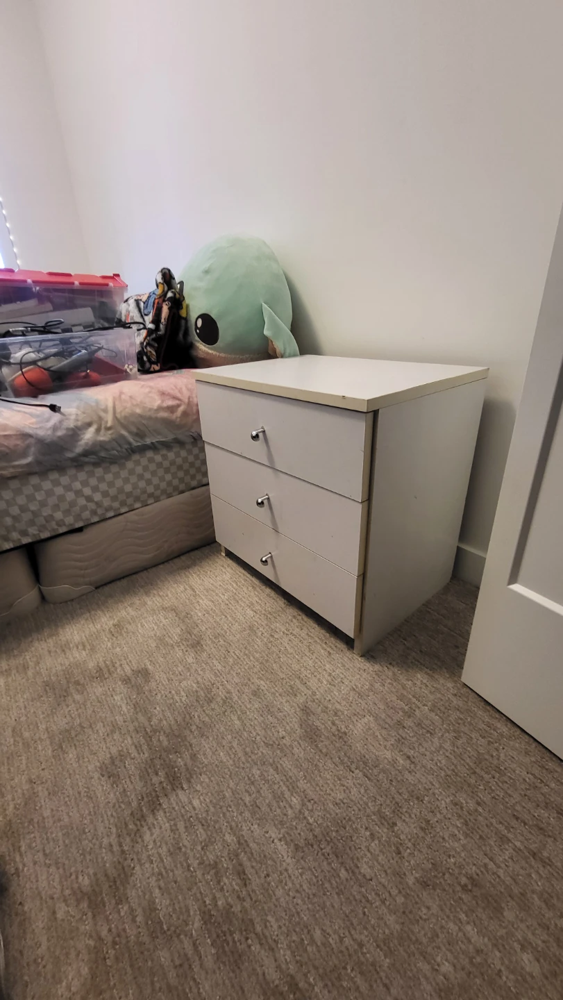 3-Drawer Nightstand